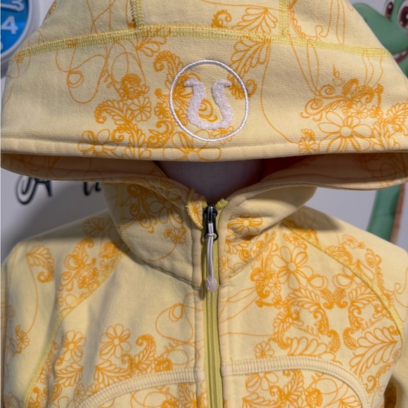 lululemon athletica Yellow Patterned Women's Sweater - Picture 2 of 3
